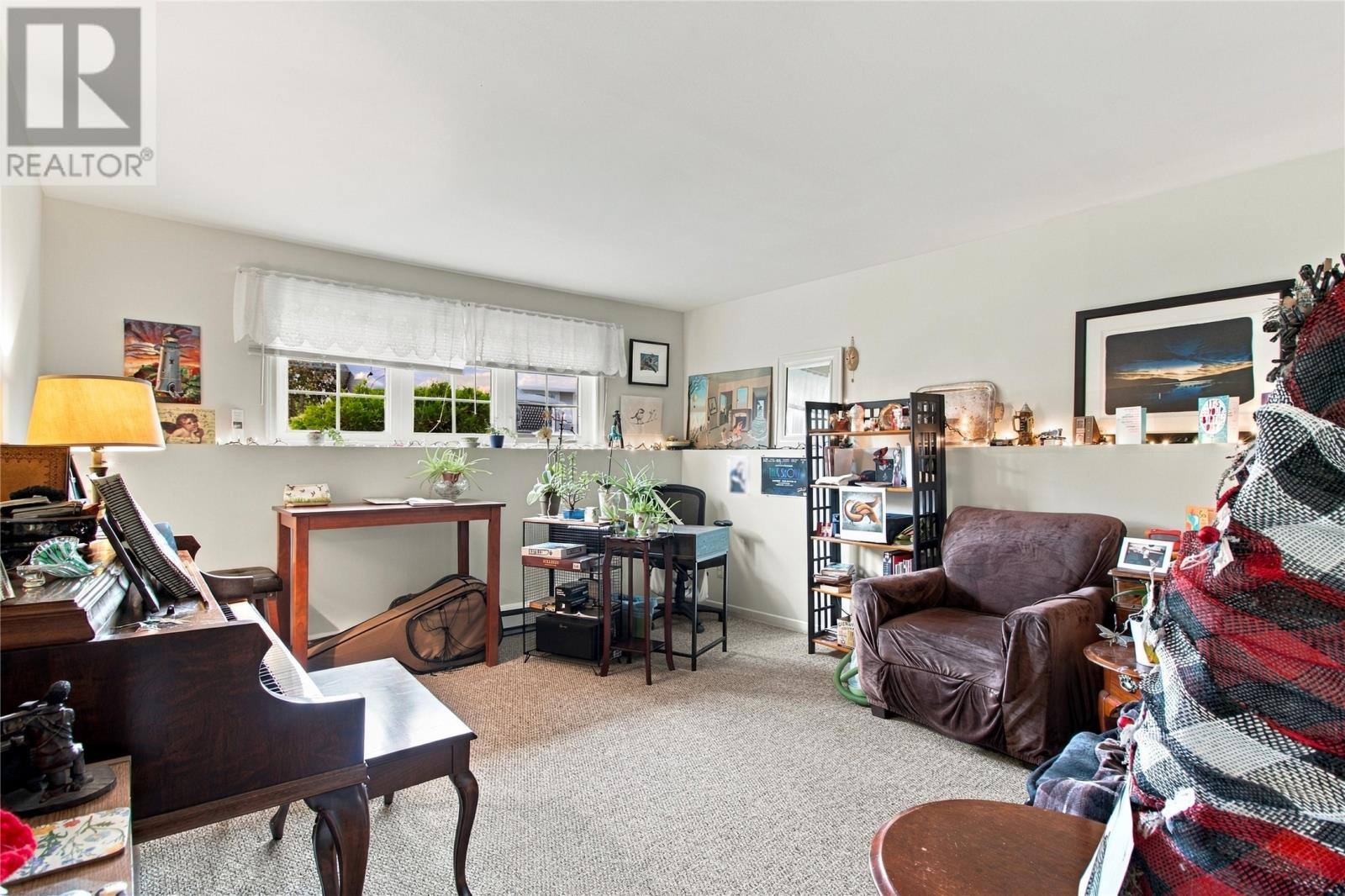 87 Guzzwell Drive, photo 19 of 37