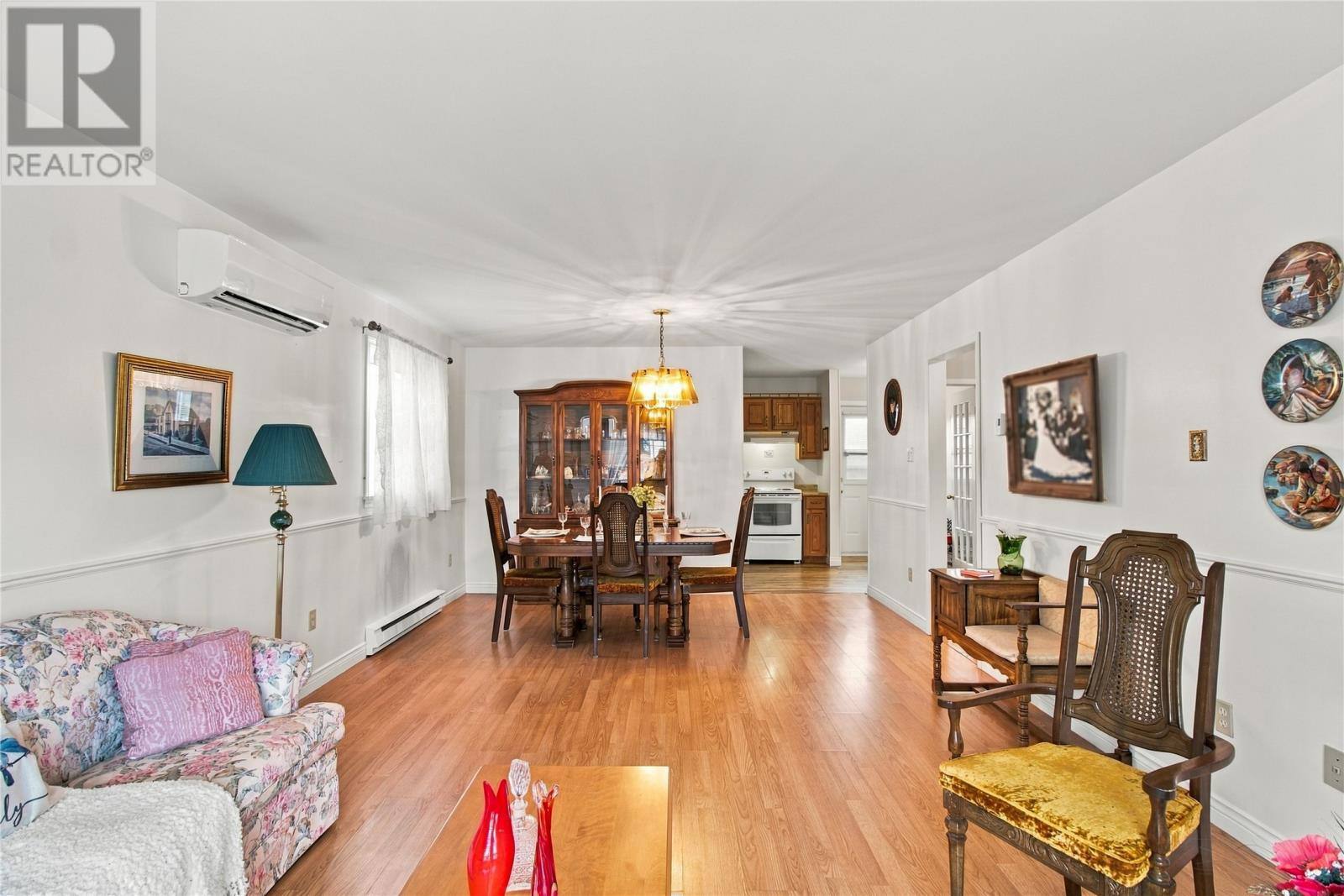 87 Guzzwell Drive, photo 5 of 37