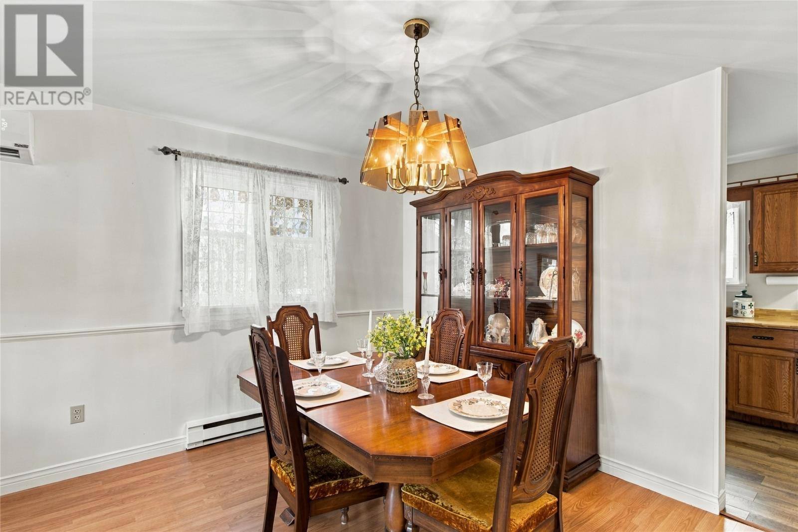 87 Guzzwell Drive, photo 6 of 37