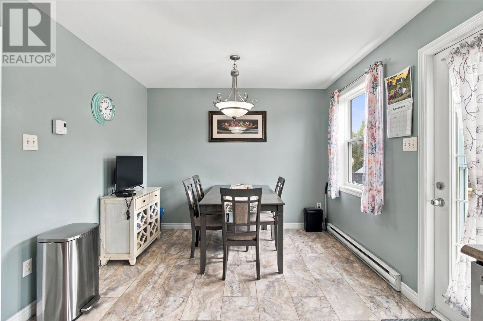 176 Green Acre Drive, photo 9 of 25