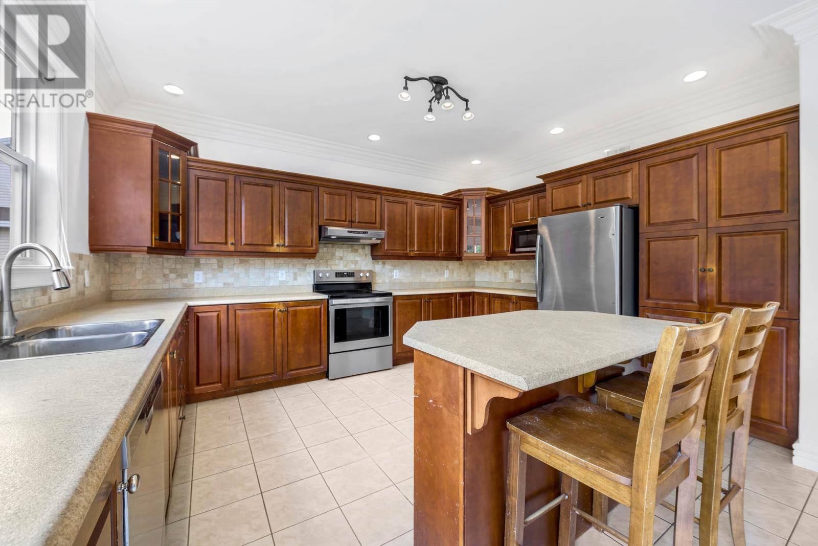 101 Waterford Bridge Road, photo 13 of 47