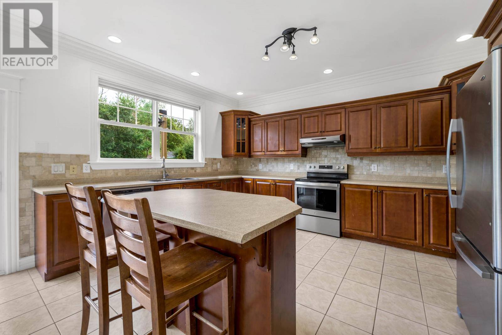 101 Waterford Bridge Road, photo 14 of 47