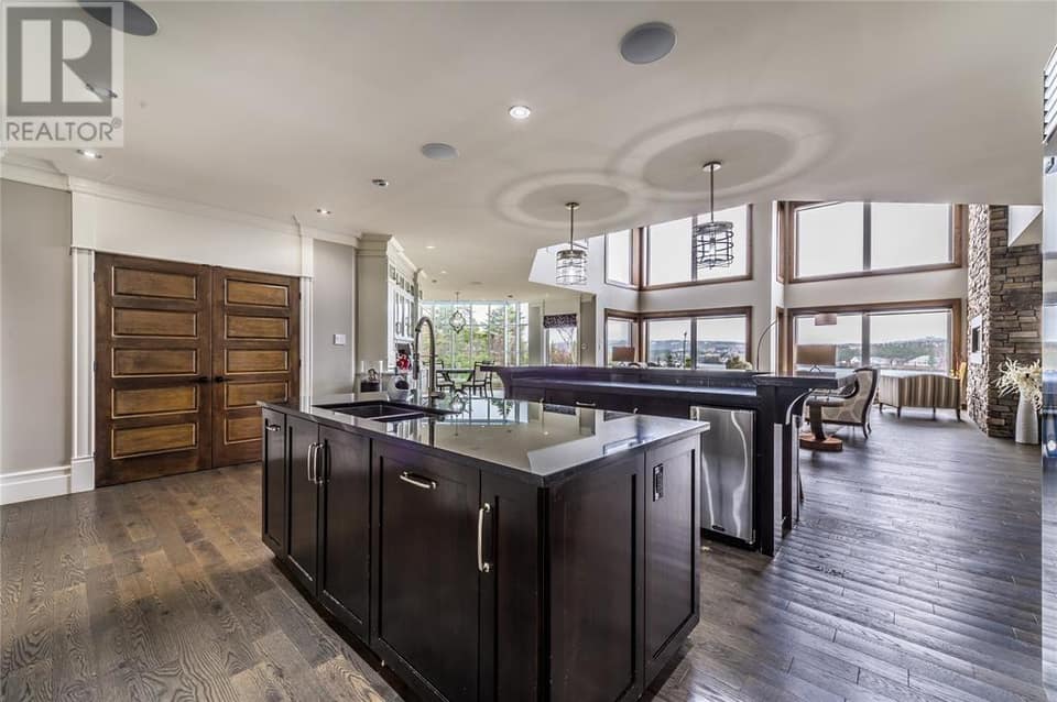 293 Buckingham Drive, photo 11 of 47