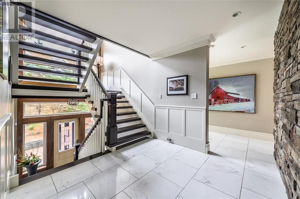 293 Buckingham Drive, photo 45 of 47