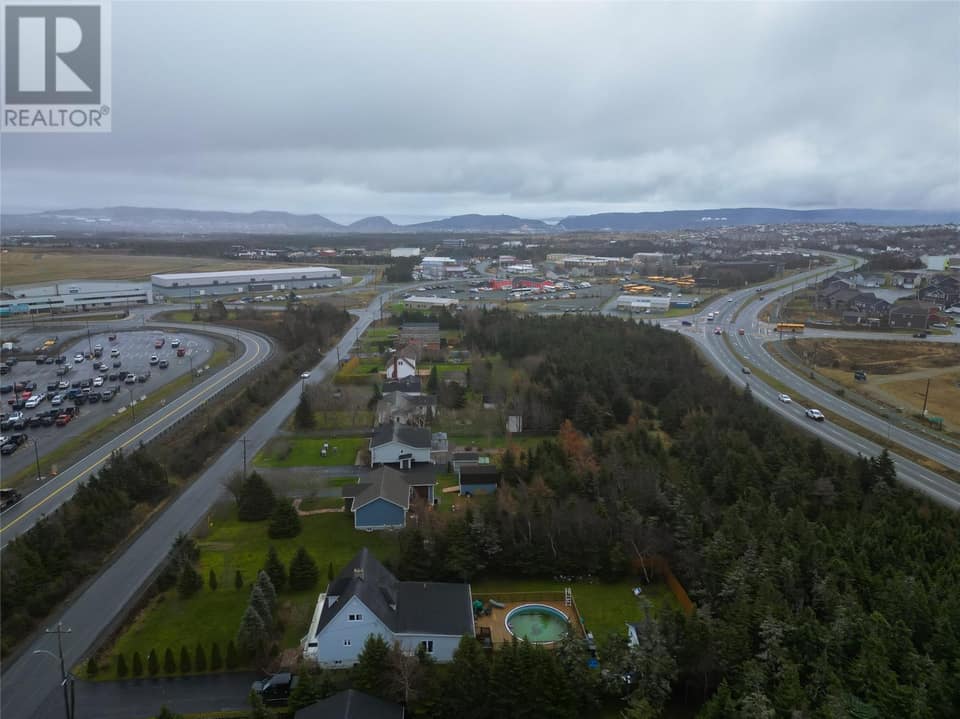 81 Radio Range Road, photo 2 of 14