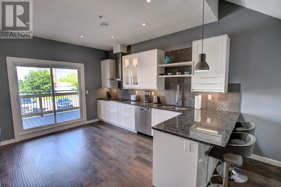 48 Brine Street, photo 10 of 33