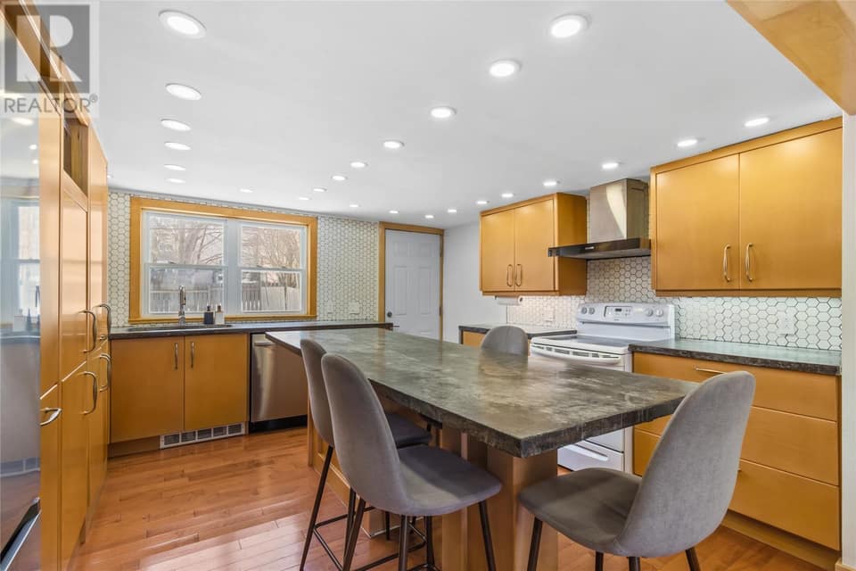 39 Spencer Street, photo 7 of 24