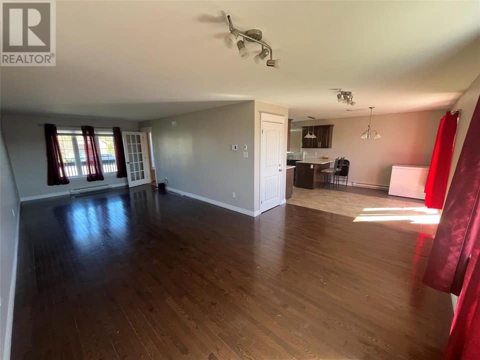31 LIONS Road, photo 18 of 27