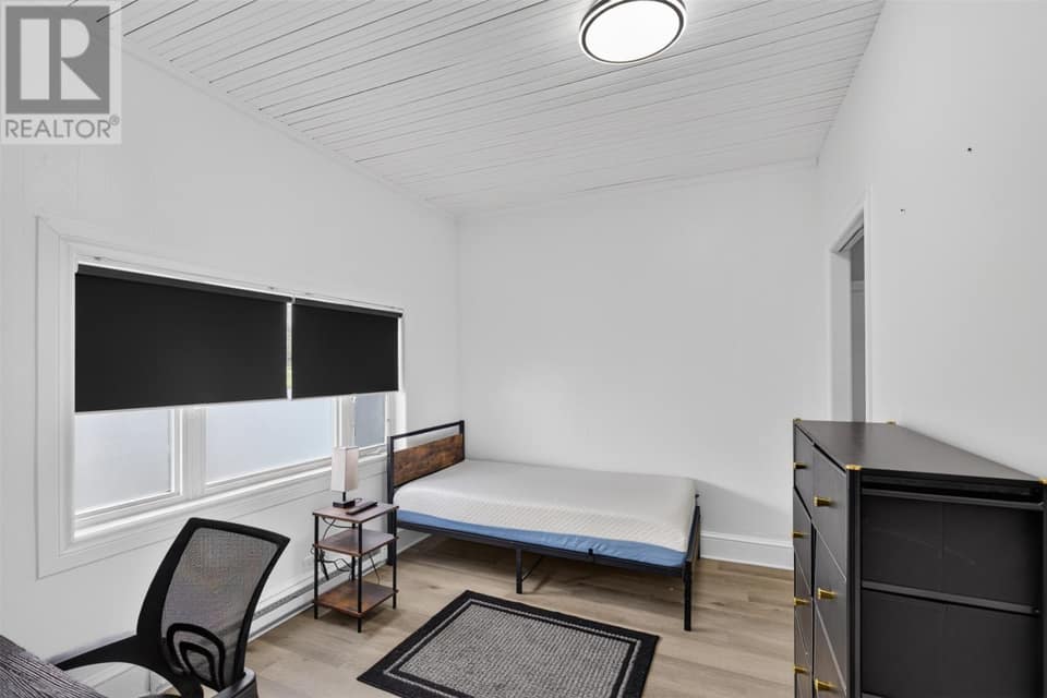 410 Empire Avenue, photo 11 of 19