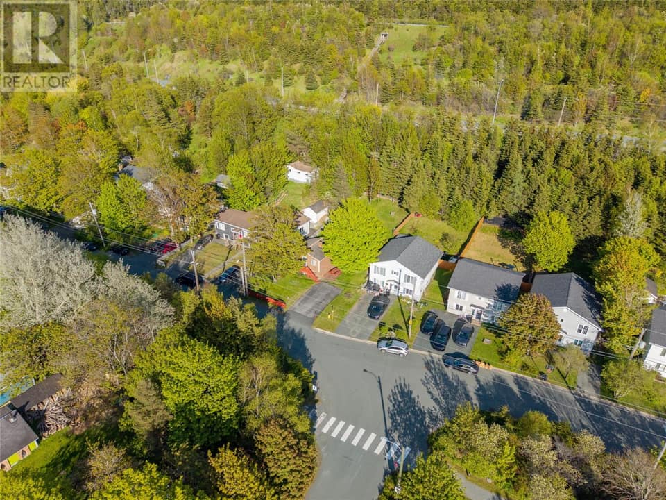 41 Hillview Drive, photo 13 of 14