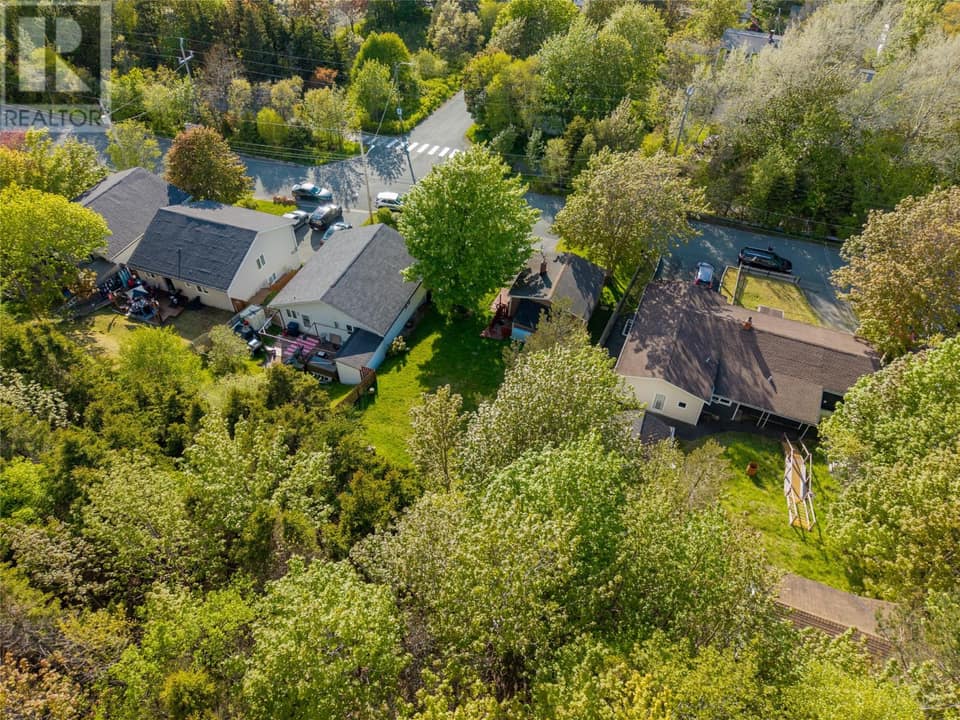 41 Hillview Drive, photo 9 of 14