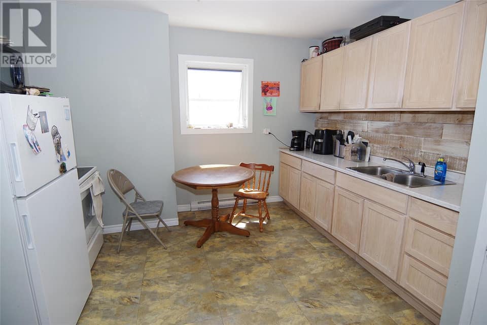 41 Monroe Street, photo 4 of 21