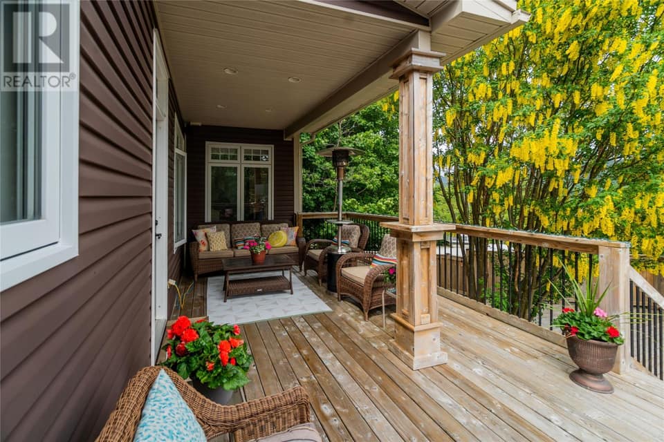 8 Carriage Lane, photo 41 of 50