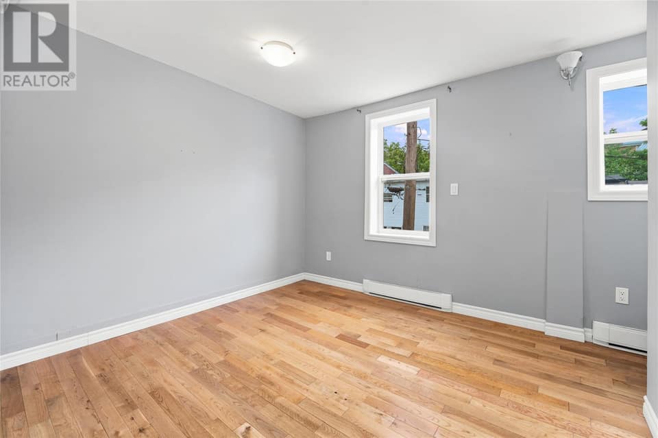 13 McFarlane Street, photo 9 of 13