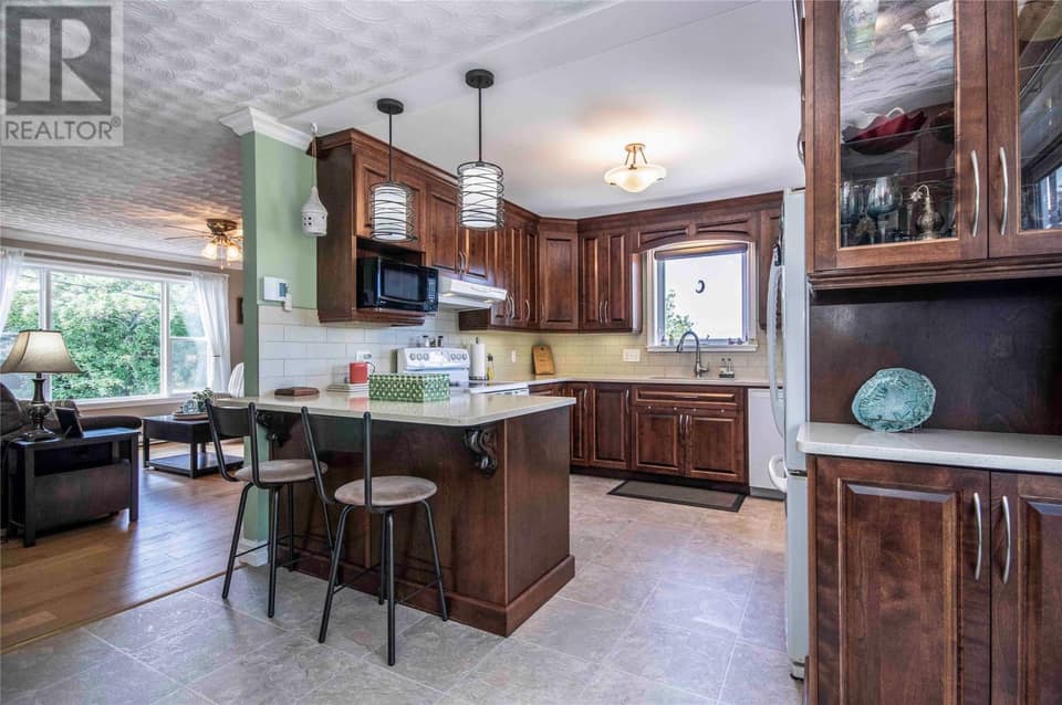 57 Cabot Road, photo 9 of 35