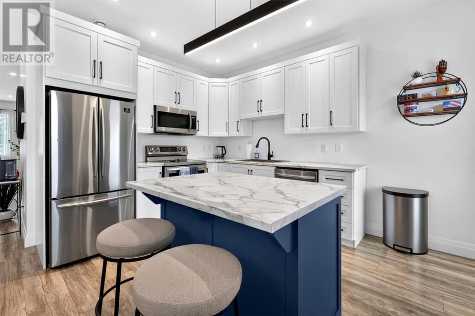 74 Bennett Avenue, photo 11 of 29