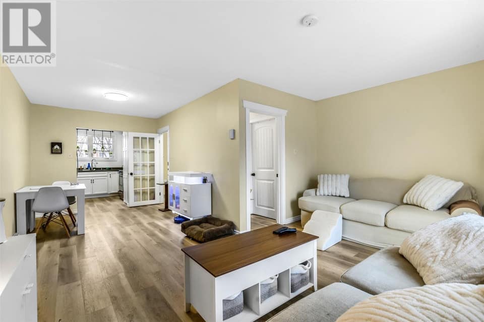 191 Cumberland Crescent, photo 8 of 30