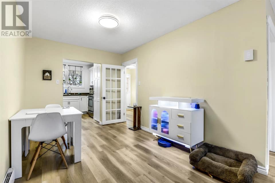 191 Cumberland Crescent, photo 9 of 30