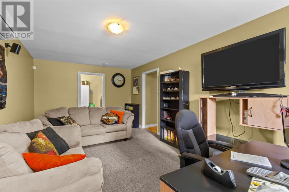 57 Peacock Place, photo 13 of 17