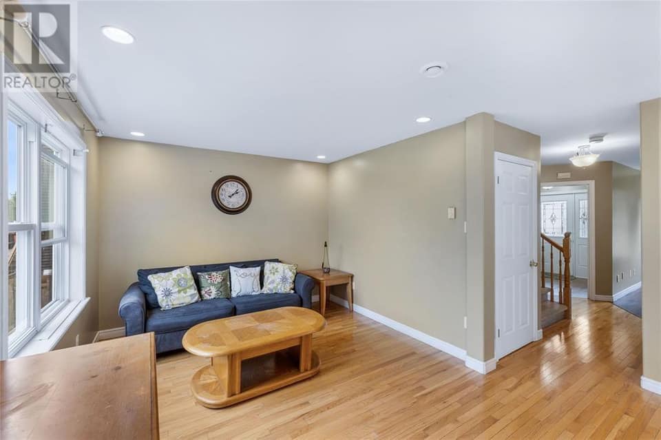 331 Stavanger Drive, photo 12 of 30
