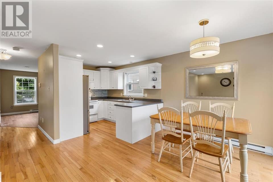 331 Stavanger Drive, photo 9 of 30