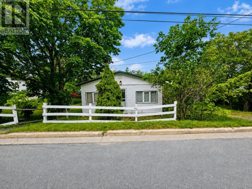 31 Church Road, photo 1 of 9