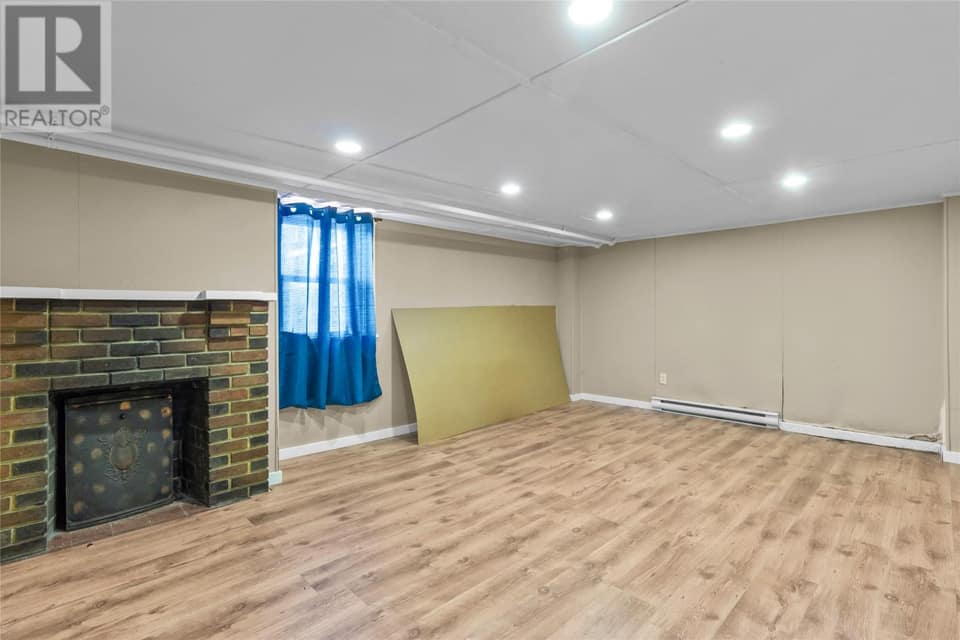 8 Glenridge Crescent, photo 20 of 24