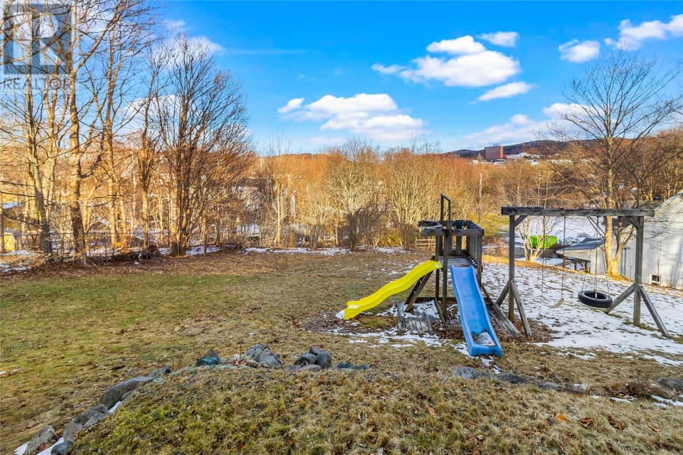 8 Glenridge Crescent, photo 22 of 24