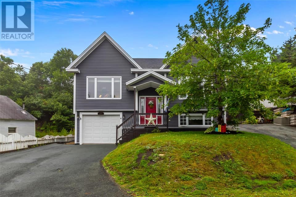11 Whelans Crescent, photo 1 of 50