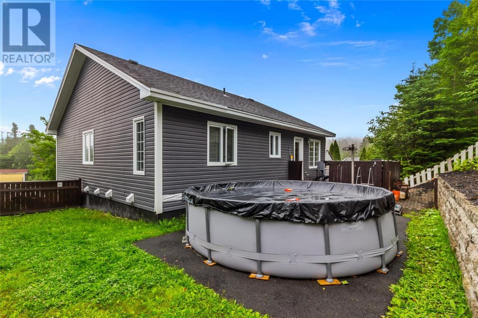 11 Whelans Crescent, photo 4 of 50