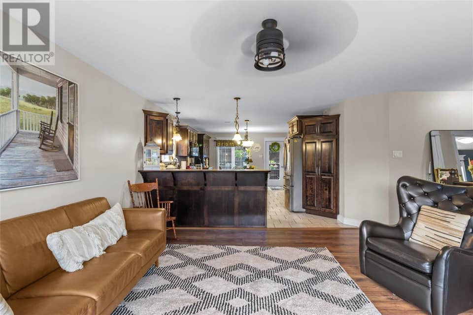 11 Whelans Crescent, photo 9 of 50