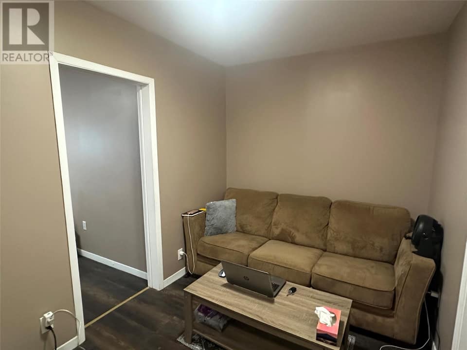 12 Blatch Avenue, photo 16 of 39