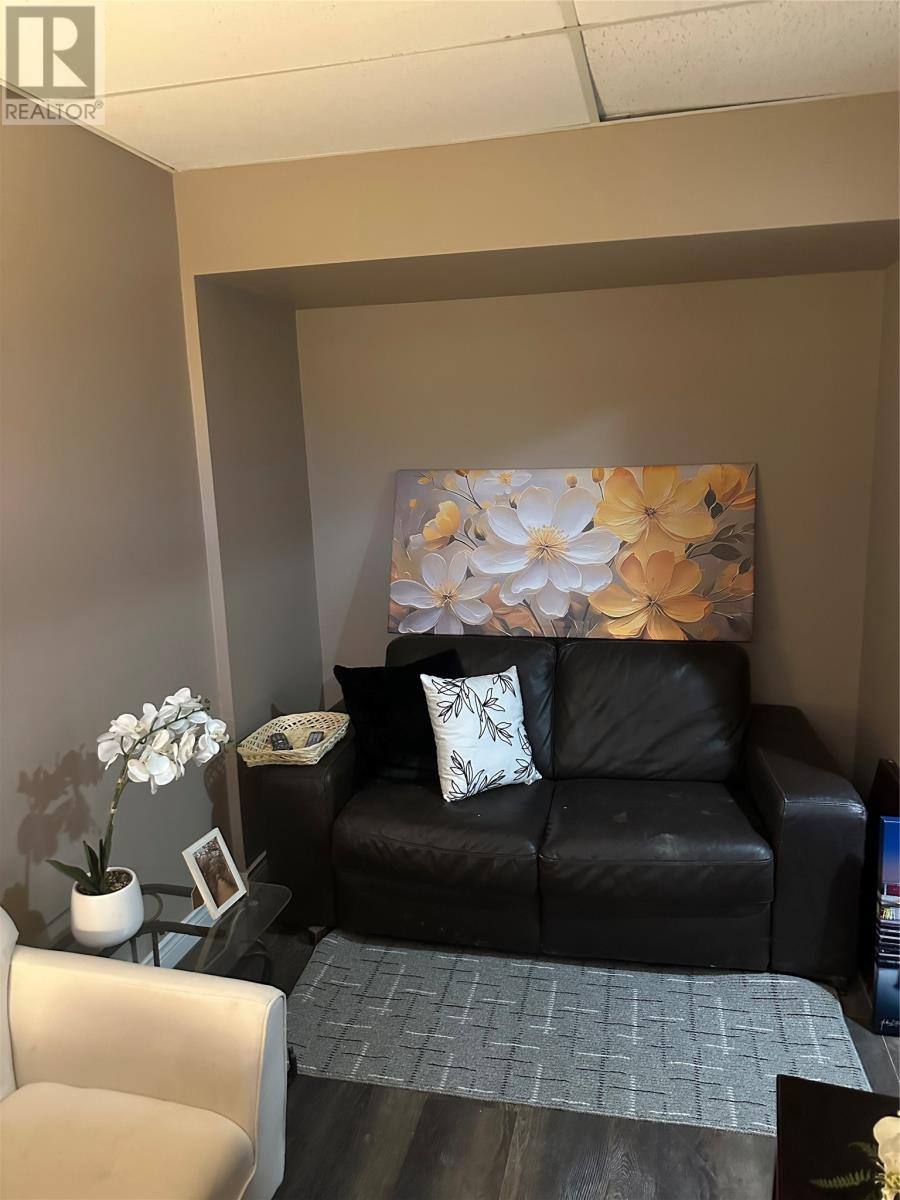 12 Blatch Avenue, photo 24 of 39