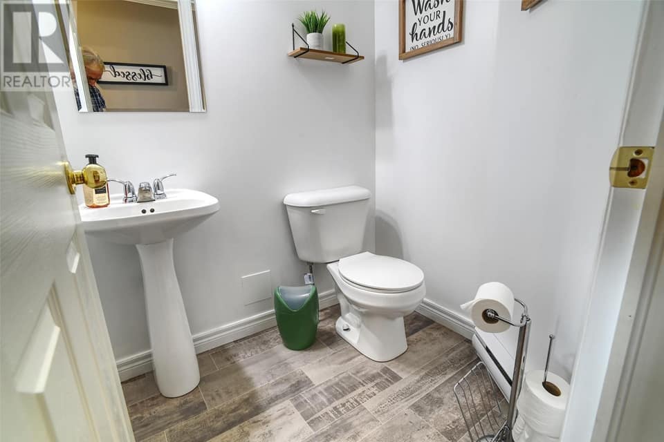 130 Green Acre Drive, photo 13 of 38