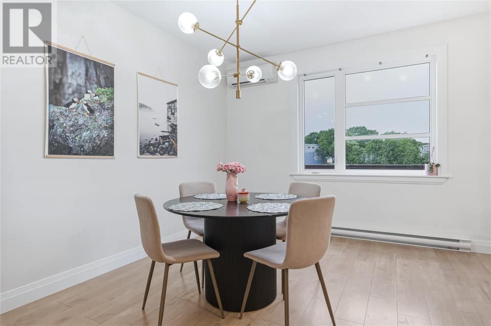 72 Bennett Avenue, photo 15 of 40