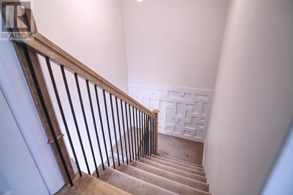 72 Bennett Avenue, photo 25 of 40