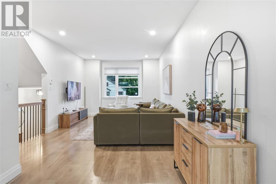 72 Bennett Avenue, photo 35 of 40