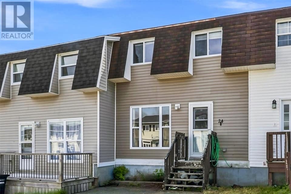24 Nascopie Crescent, photo 1 of 17