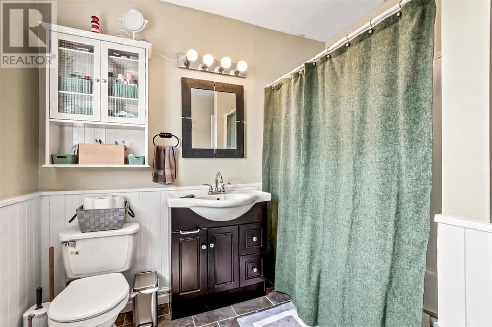 24 Nascopie Crescent, photo 12 of 17