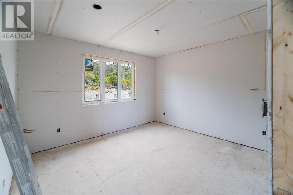 107 Sgt Donald Lucas Drive, photo 9 of 26