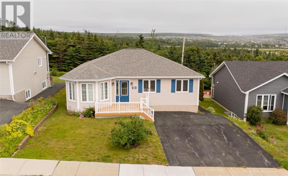 40 Ranger Avenue, photo 3 of 49