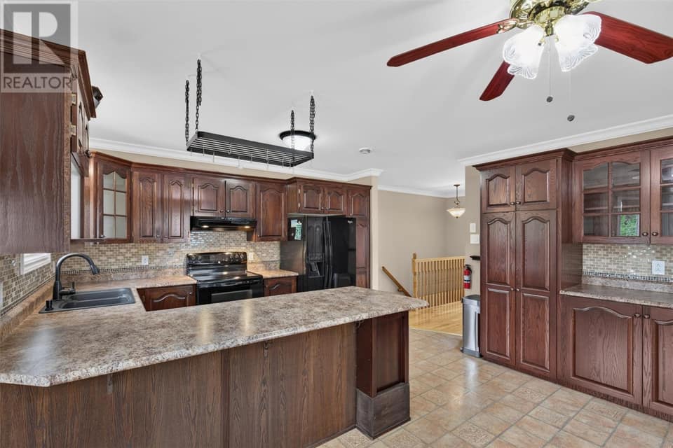 40 Ranger Avenue, photo 9 of 49