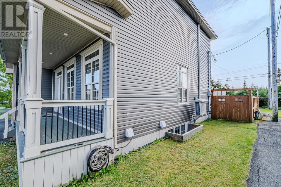 28 Kenai Crescent, photo 6 of 46