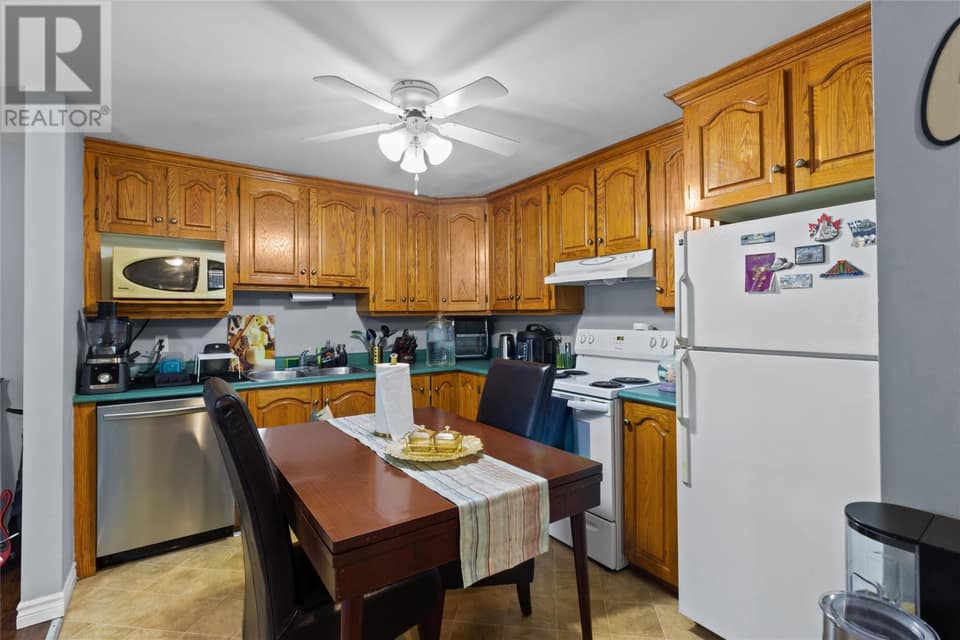6 Riverview Avenue, photo 18 of 33