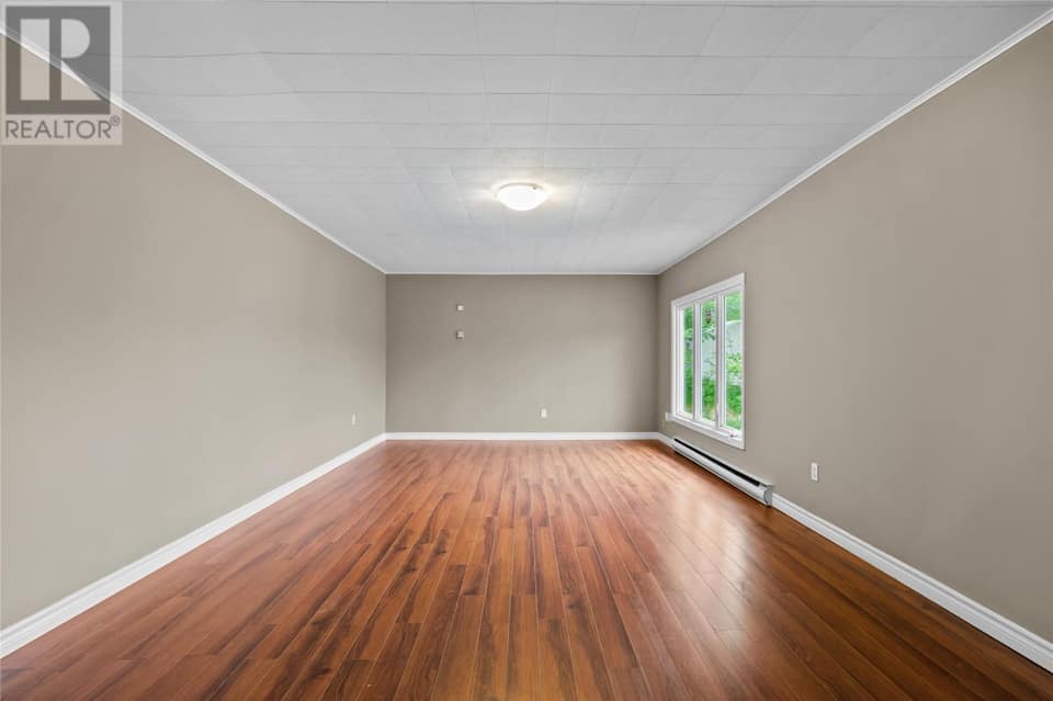 6 Riverview Avenue, photo 8 of 33