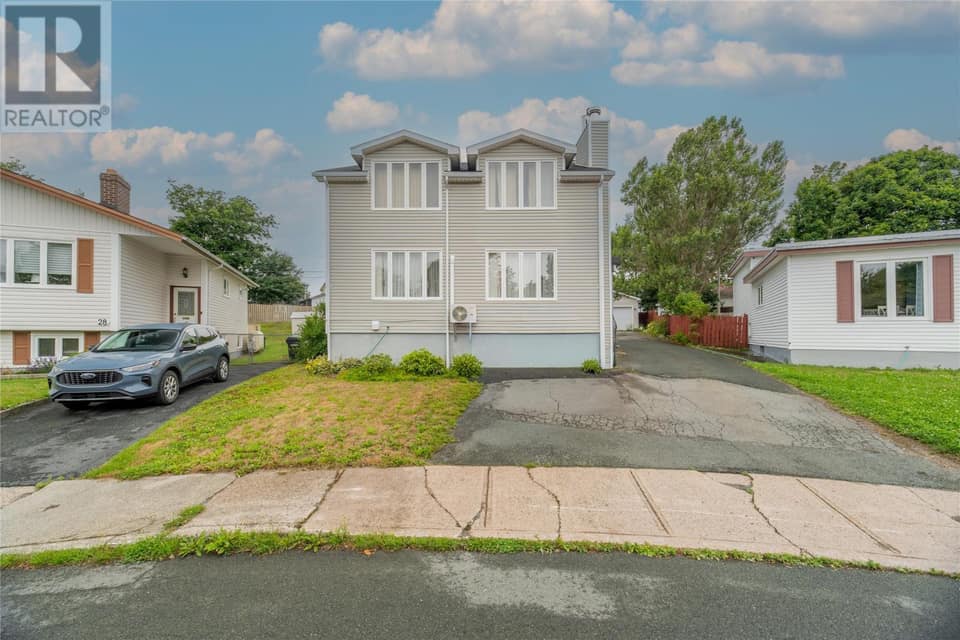 26 Lloyd Crescent, photo 1 of 37