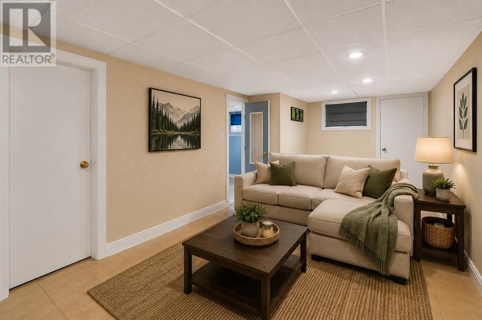 26 Lloyd Crescent, photo 30 of 37