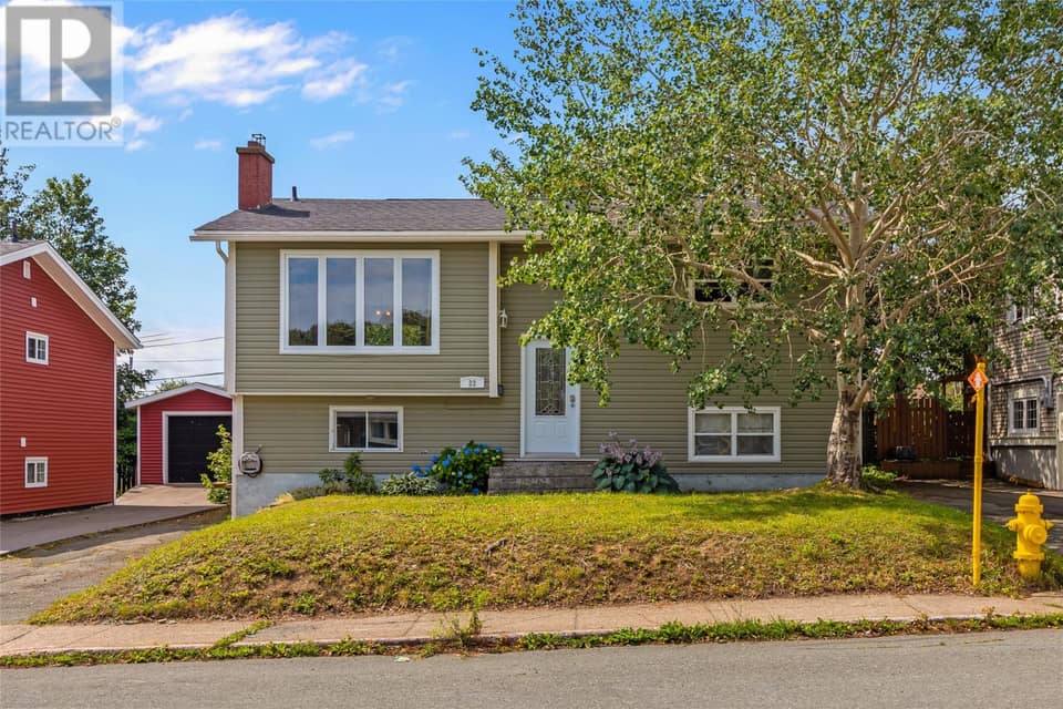 22 Holbrook Avenue, photo 2 of 20