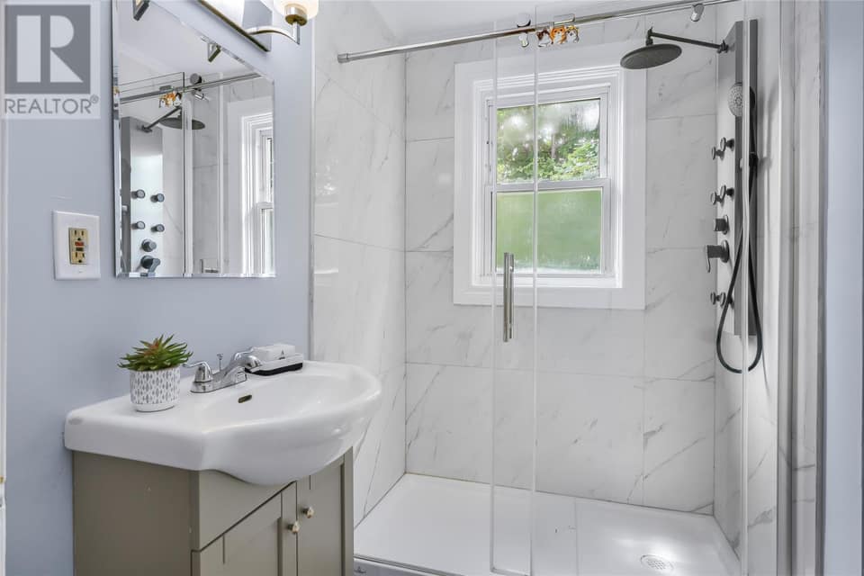 53 Smith Avenue, photo 10 of 21