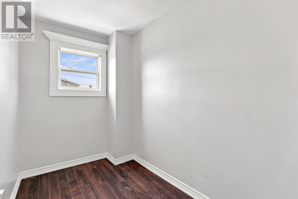 23 Campbell Avenue, photo 12 of 16
